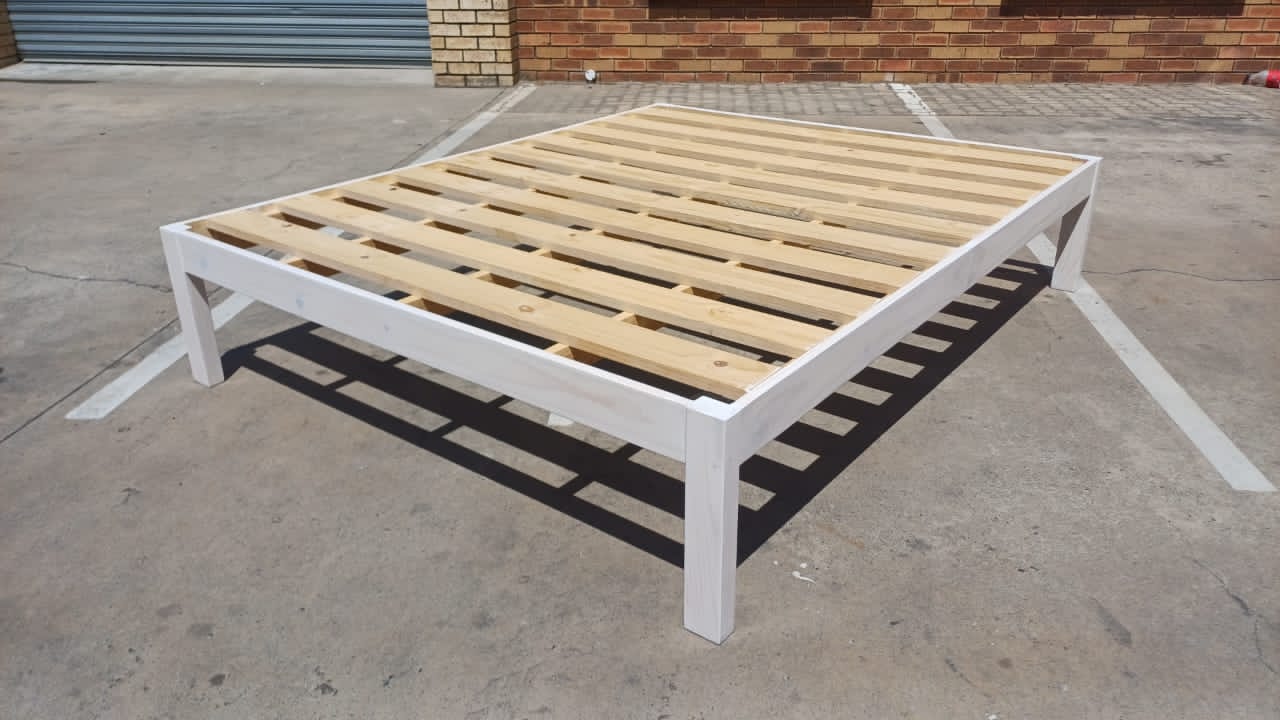 queen woodend bed frame